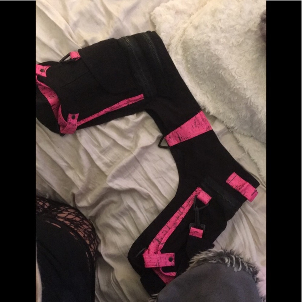 LOOKING TO SWAP!!👽 - Picture 4 of 5
